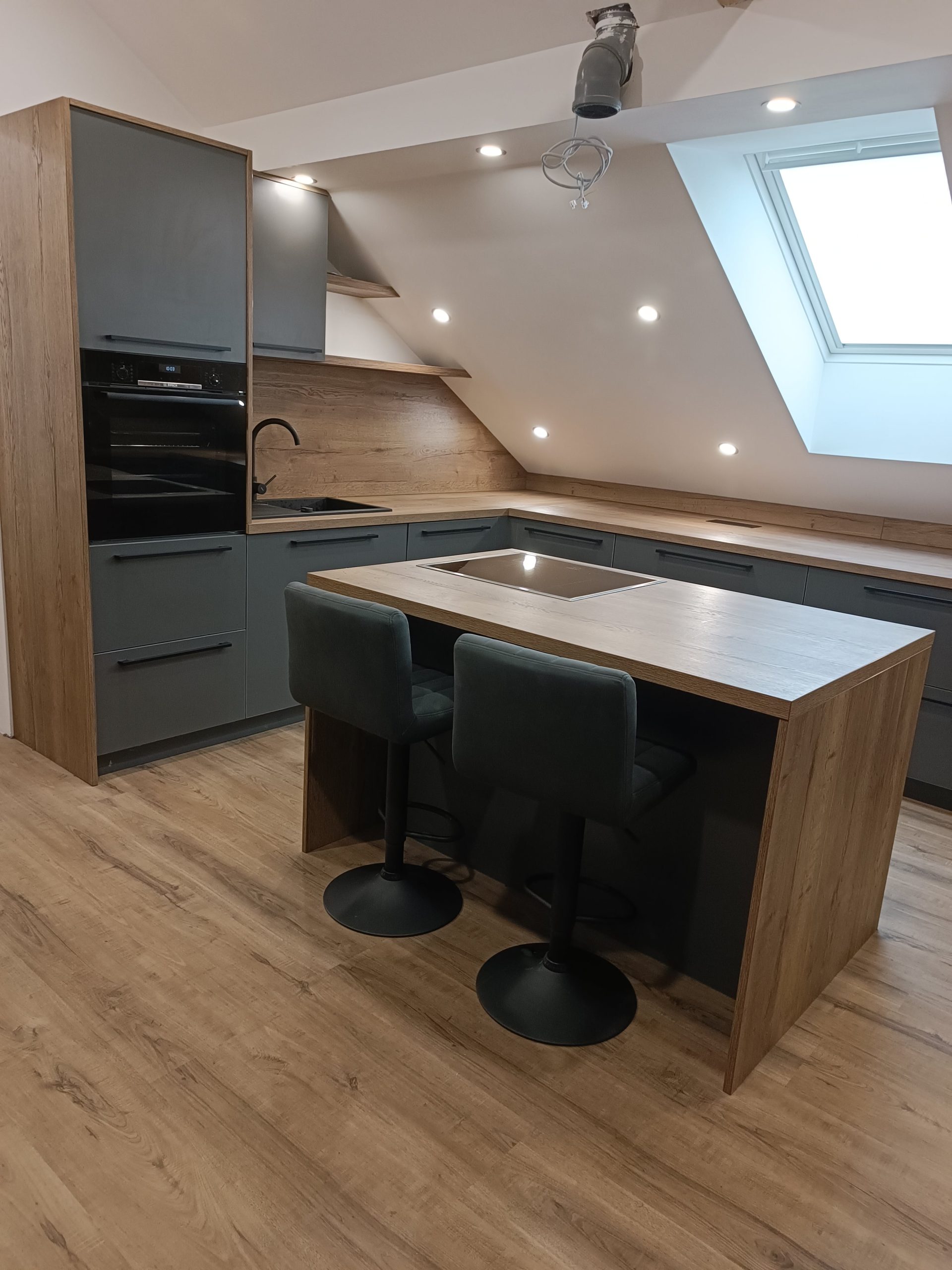 Unikatne lesene rešitve, mizarstvo in pohištvo po meri - RElesKA